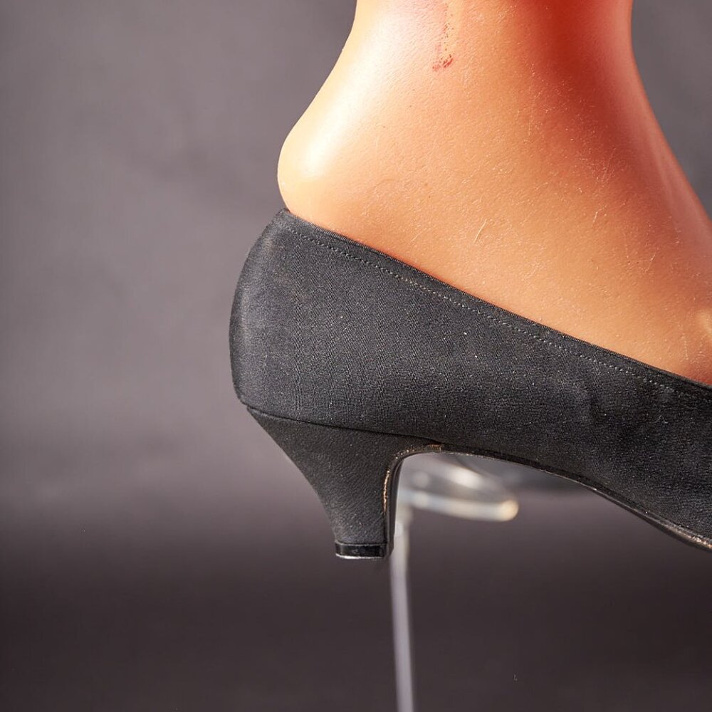 1960s Black Kitten Heel Bow Topped Pumps Heels Shoes